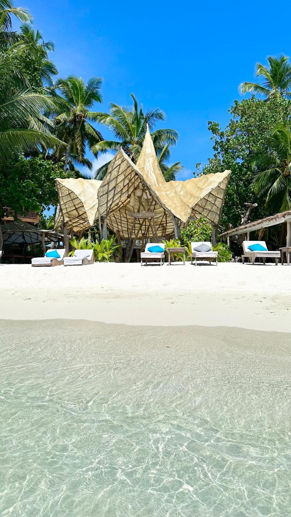 Отель Thari Fushi Luxury Maldivian Experience Thinadhoo  Экстерьер фото